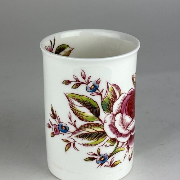Henley Collection Rose Fine Bone China Mug - Made in England (2008) - Picture 4 of 10